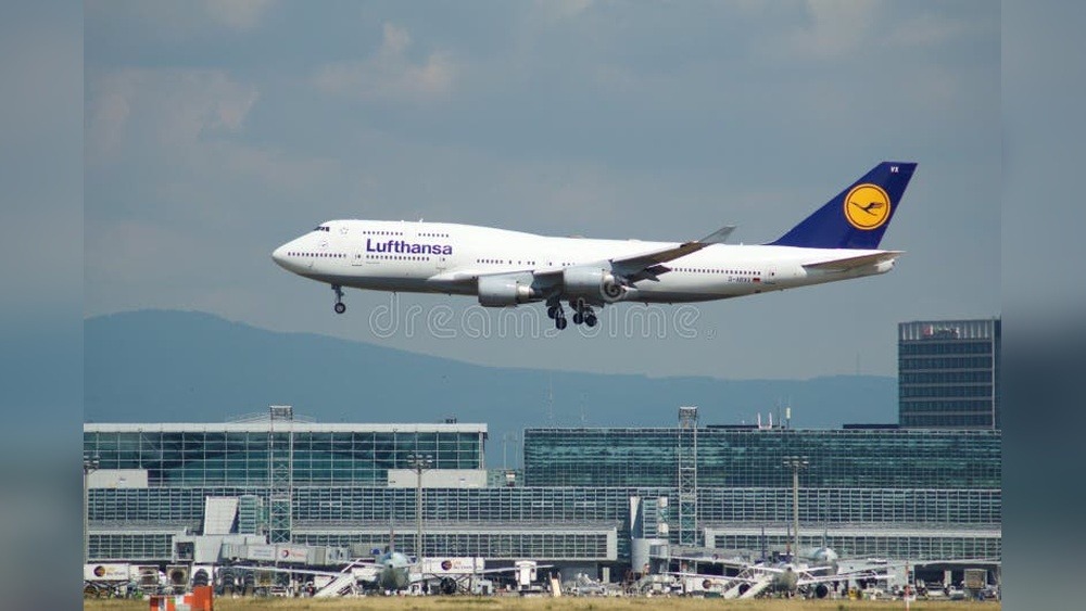 Japan Airlines Boeing 747: A Majestic Giant in the Skies