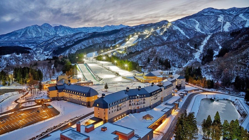 Luxury Ski Hotels Japan: Ultimate Winter Getaway