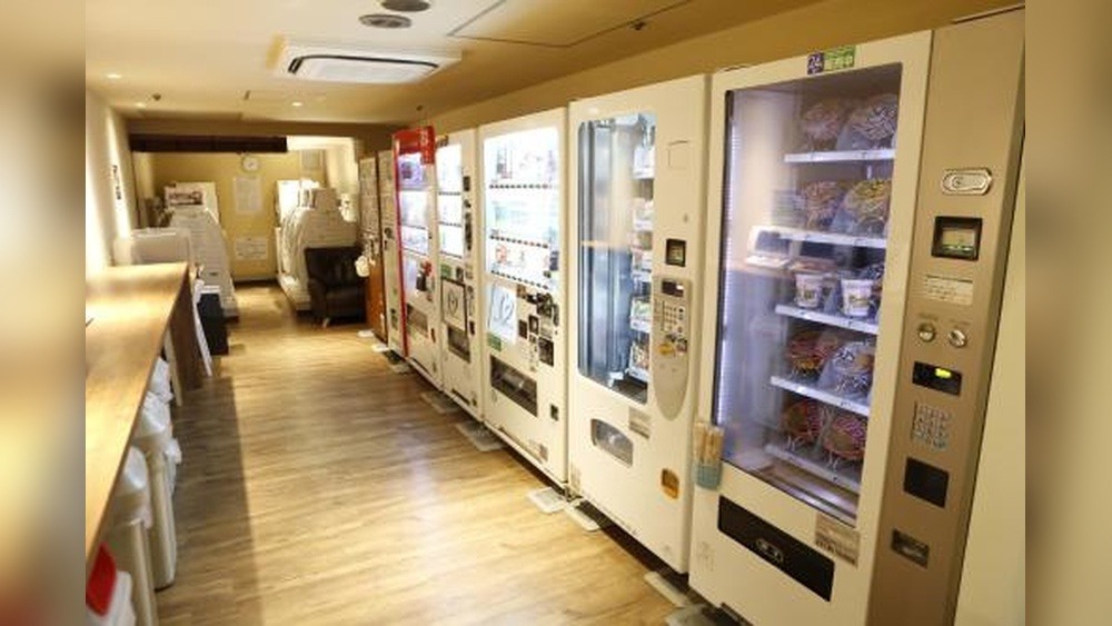 Shinjuku Kuyakushomae Capsule Hotel: A Cozy Escape