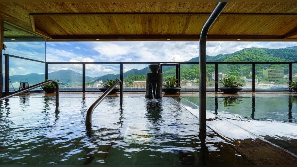 Snow Monkeys Hotel Housei: Unwind in Hot Spring Bliss